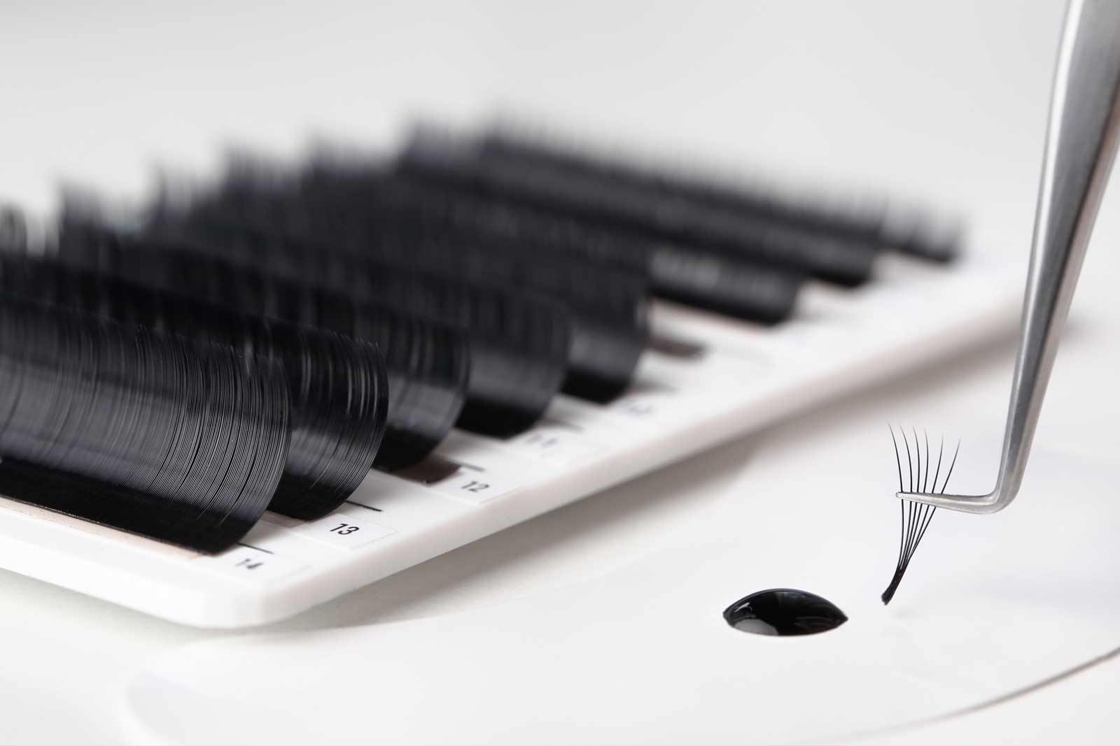 Combien de temps dure une pose d’extensions de cils ? Mon Regard Revolver